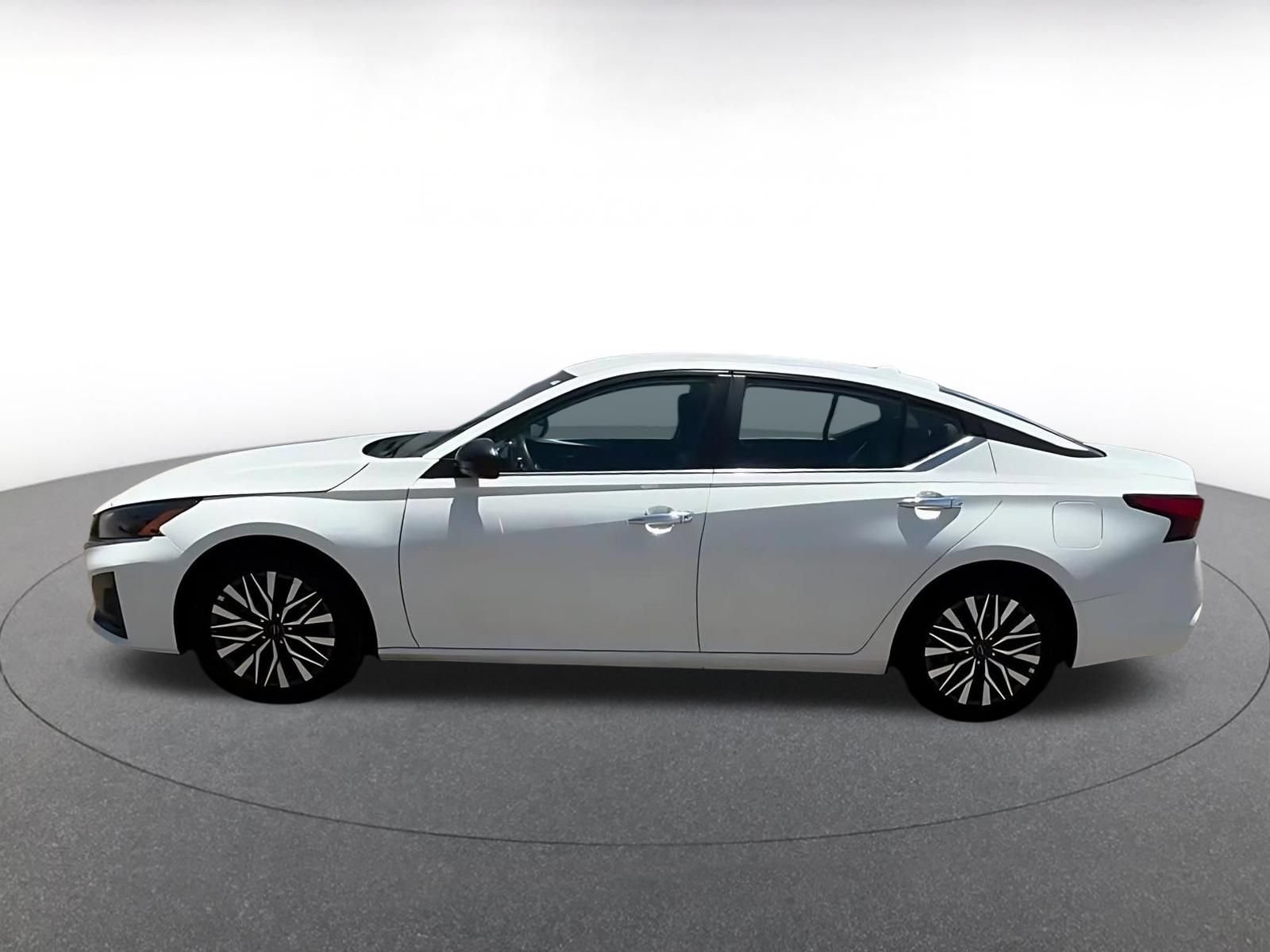 Thumbnail: 2025 Nissan Altima - 10
