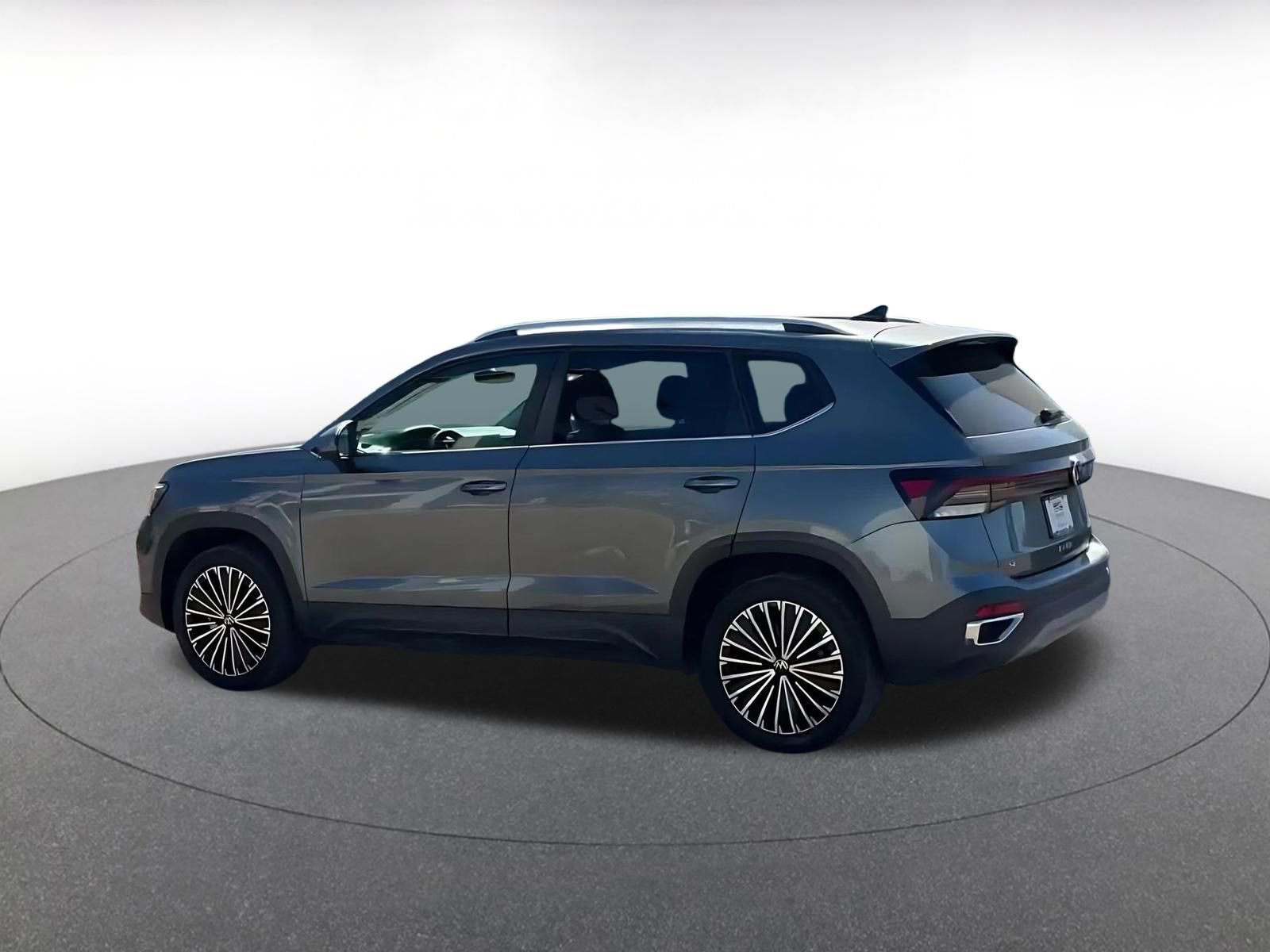 Thumbnail: 2025 Volkswagen Taos - 10