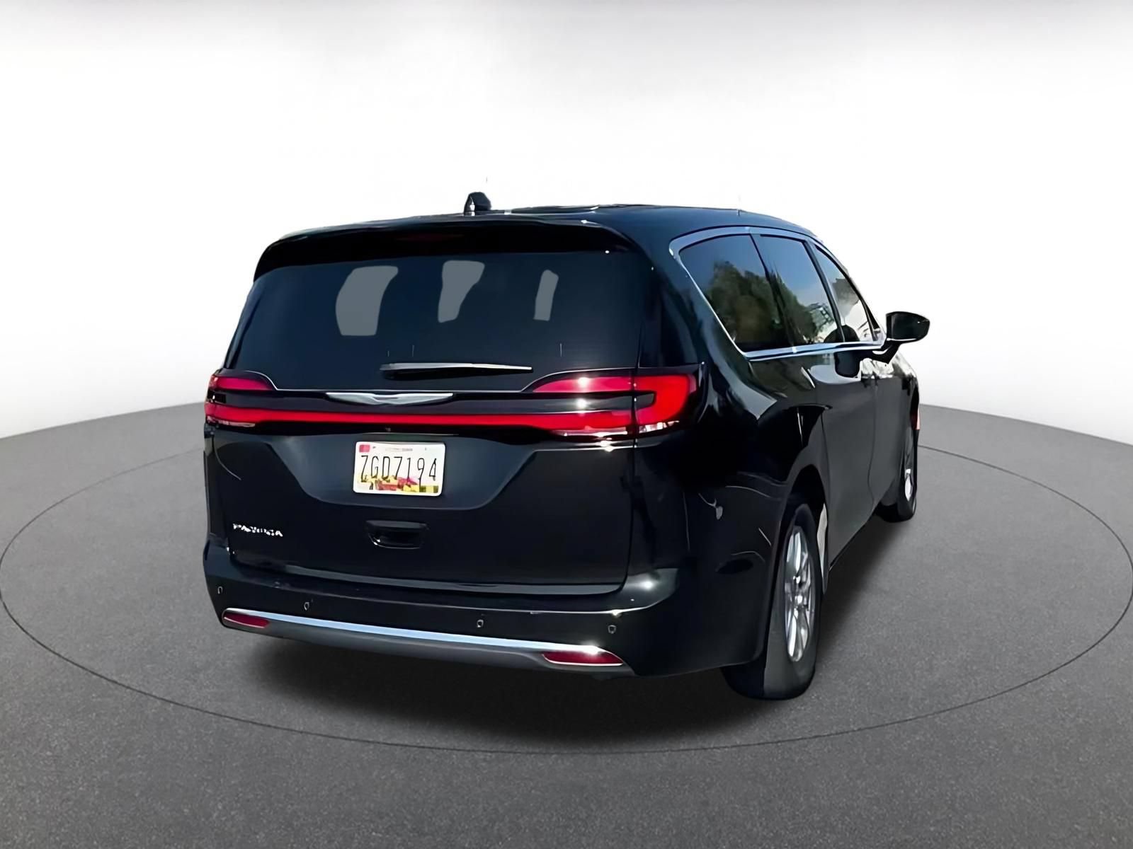 Thumbnail: 2024 Chrysler Pacifica - 14