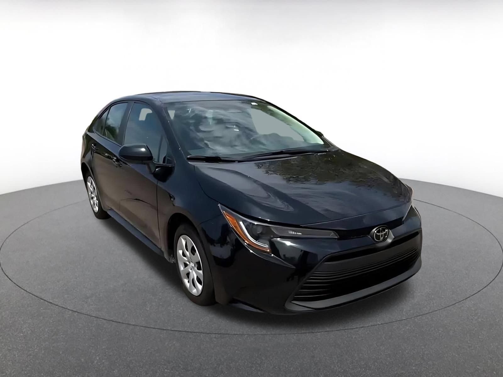 Thumbnail: 2025 Toyota Corolla - 3