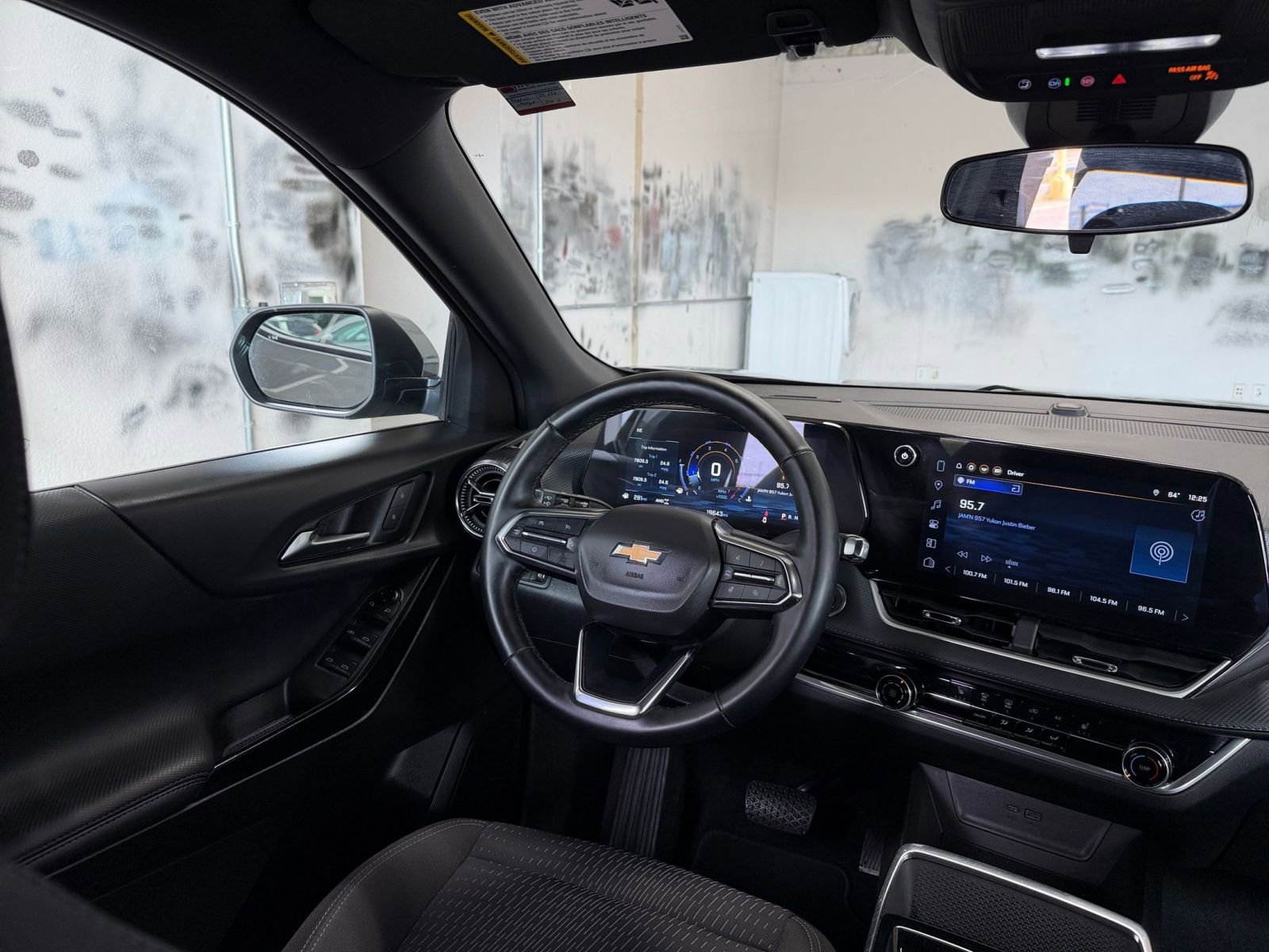 Thumbnail: 2025 Chevrolet Equinox - 33