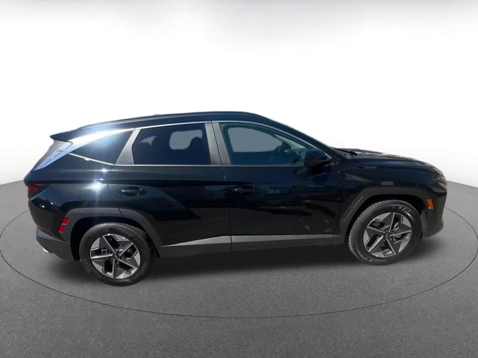 Thumbnail: 2025 Hyundai Tucson - 16