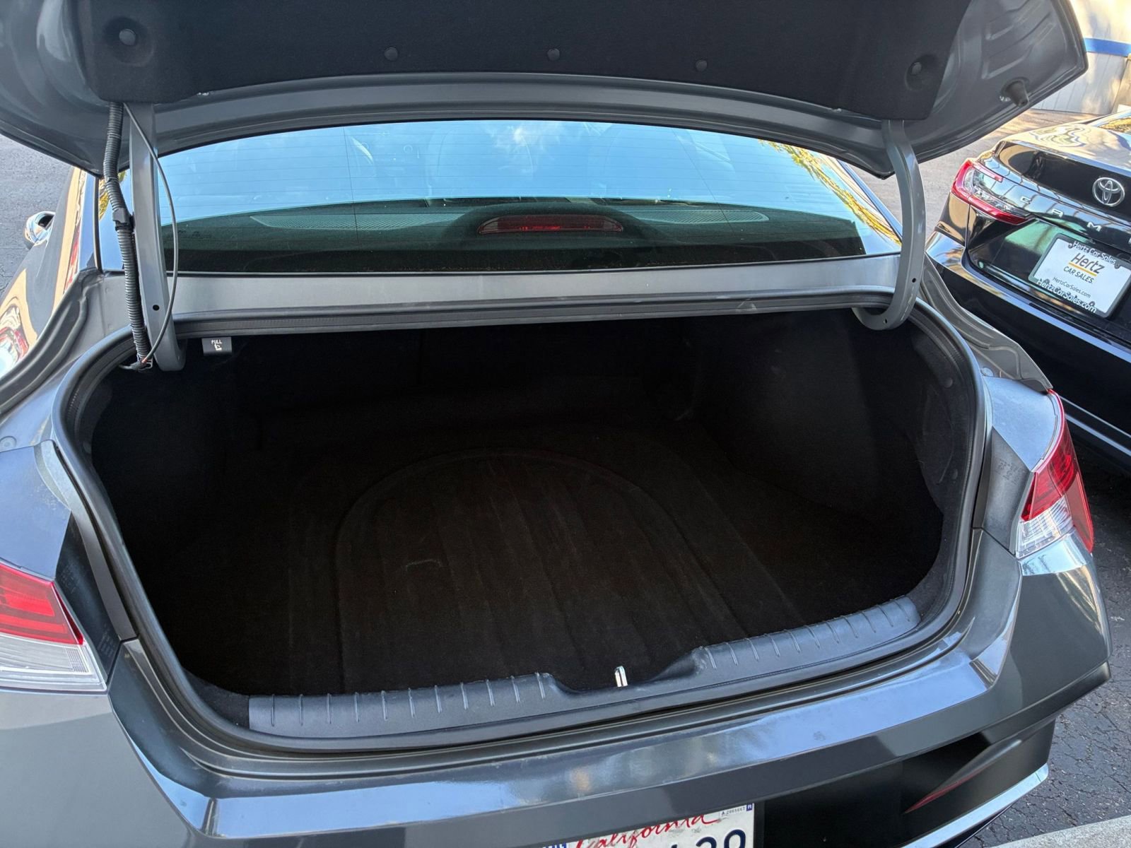 Thumbnail: 2025 Hyundai Elantra - 33