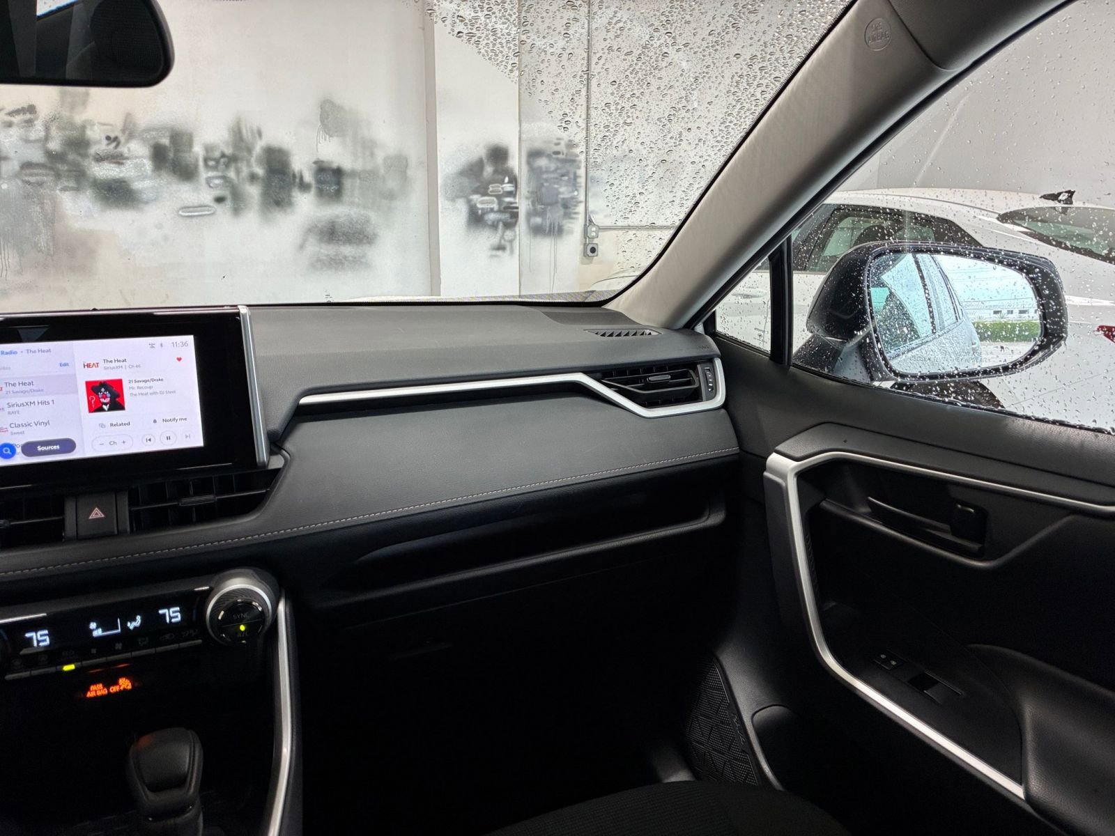 Thumbnail: 2025 Toyota RAV4 - 34