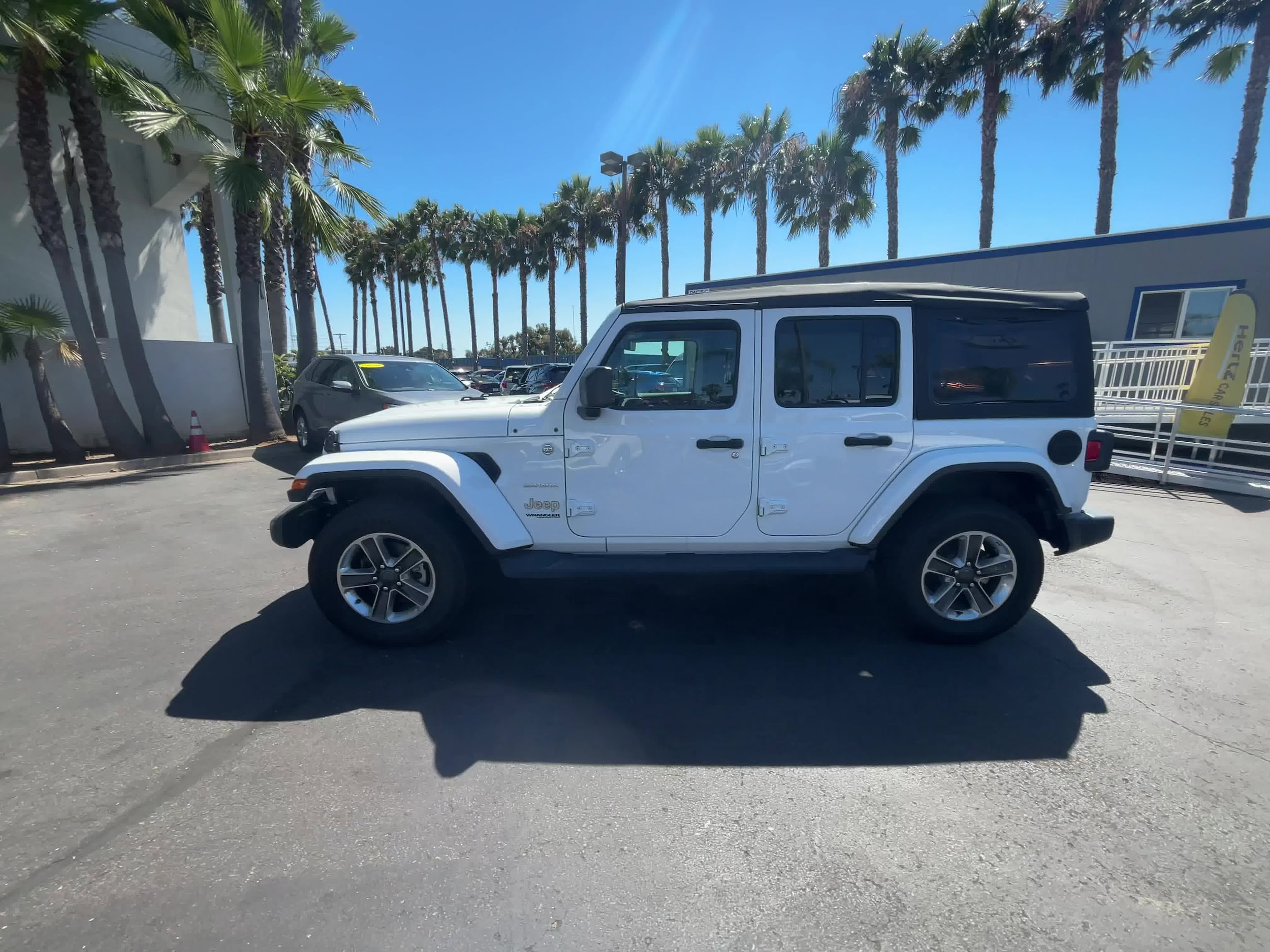 2022 Jeep Wrangler Unlimited Sahara 8