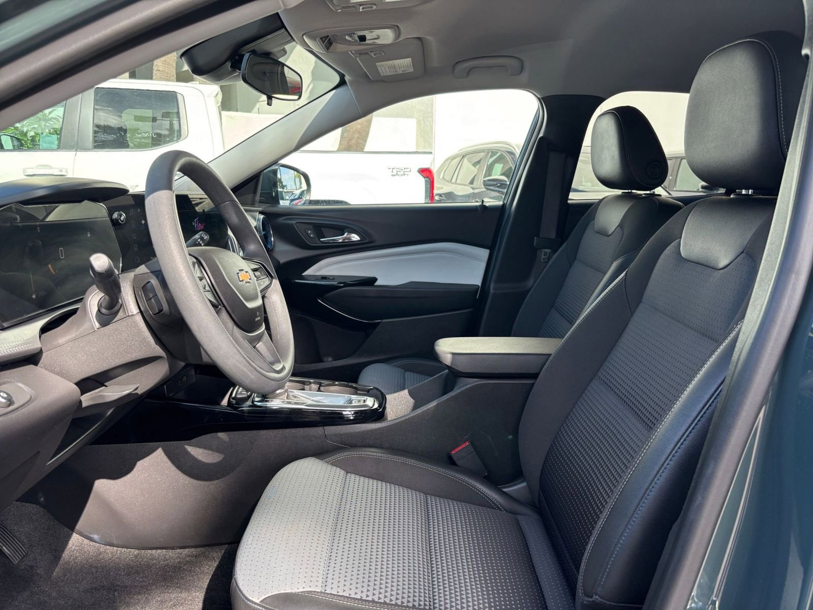 Thumbnail: 2025 Chevrolet Trax - 25
