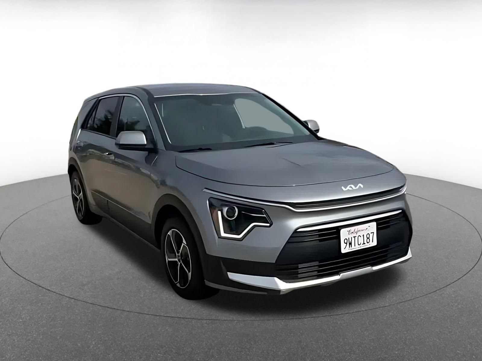 Thumbnail: 2026 Kia Niro - 3