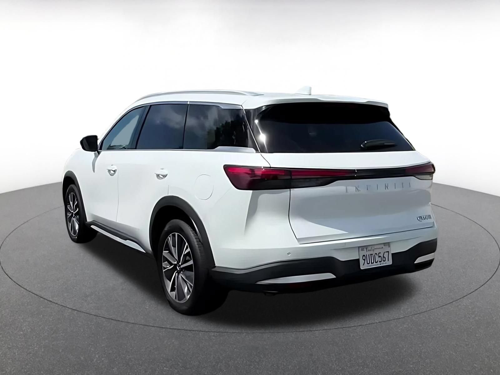 Thumbnail: 2026 INFINITI QX60 - 10