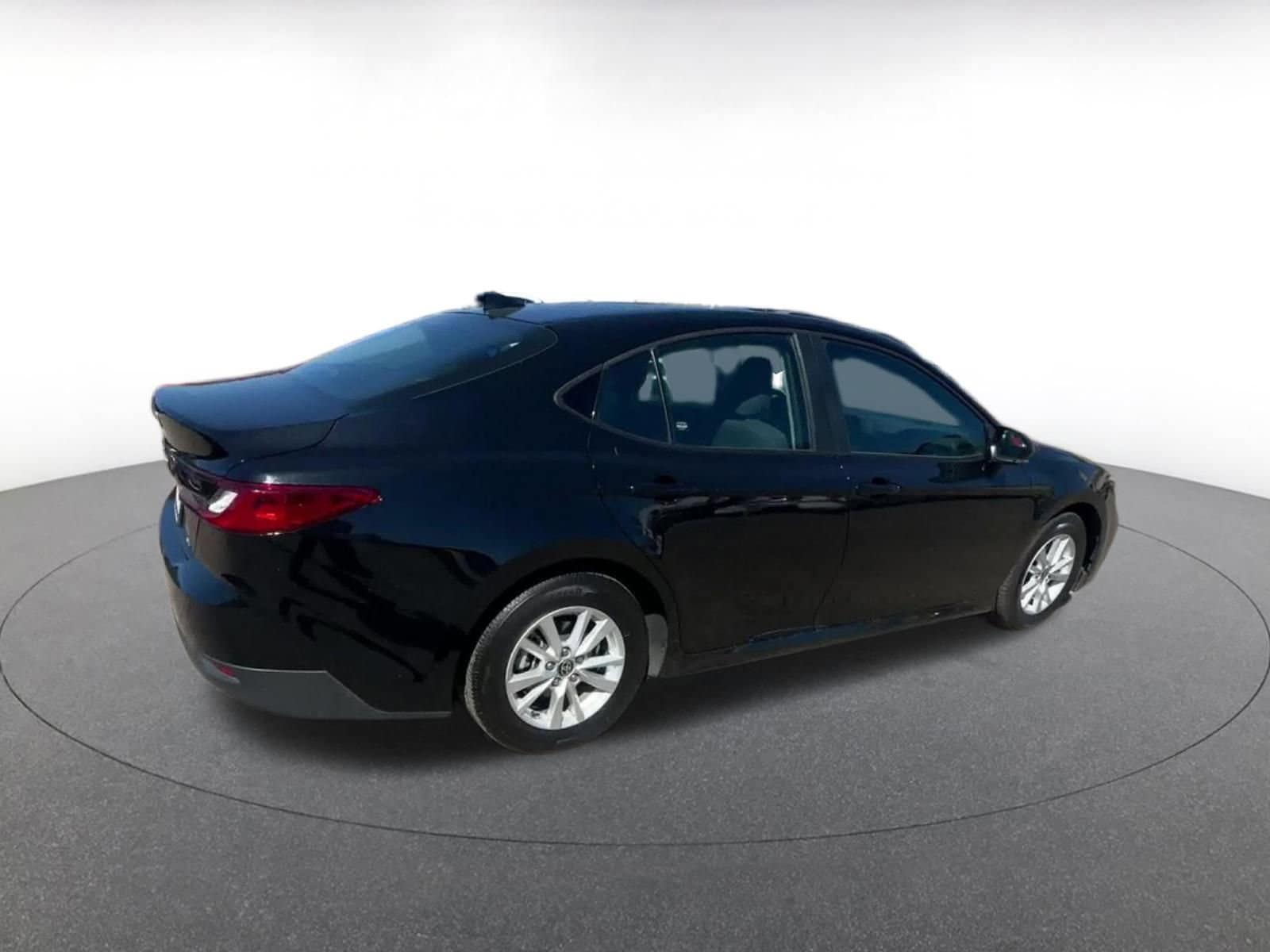 Thumbnail: 2025 Toyota Camry - 15