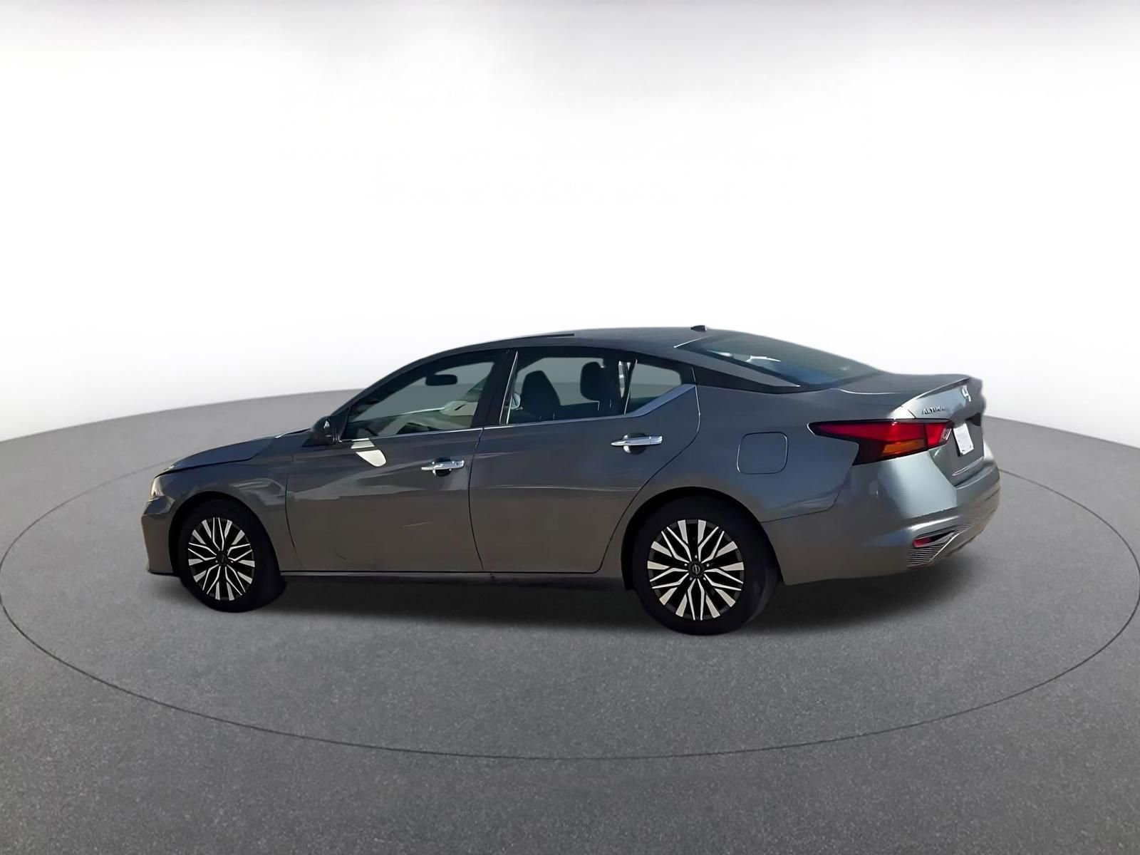 Thumbnail: 2025 Nissan Altima - 10