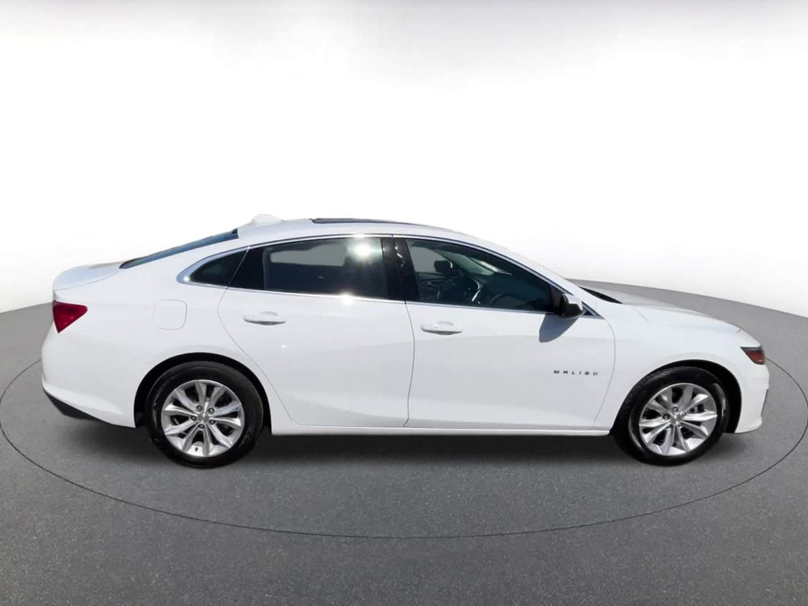 Thumbnail: 2024 Chevrolet Malibu - 16
