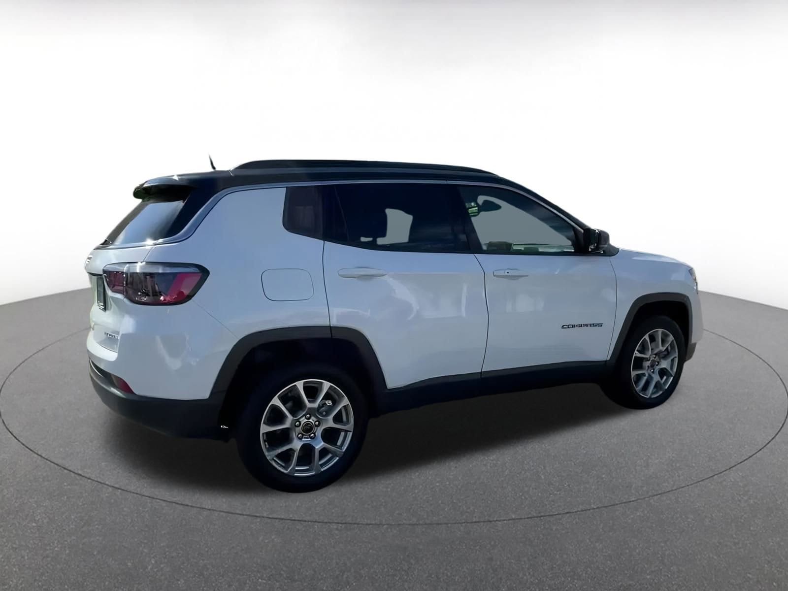 Thumbnail: 2025 Jeep Compass - 15