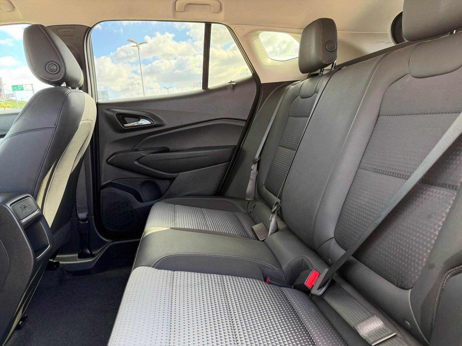 Thumbnail: 2025 Chevrolet Trax - 23