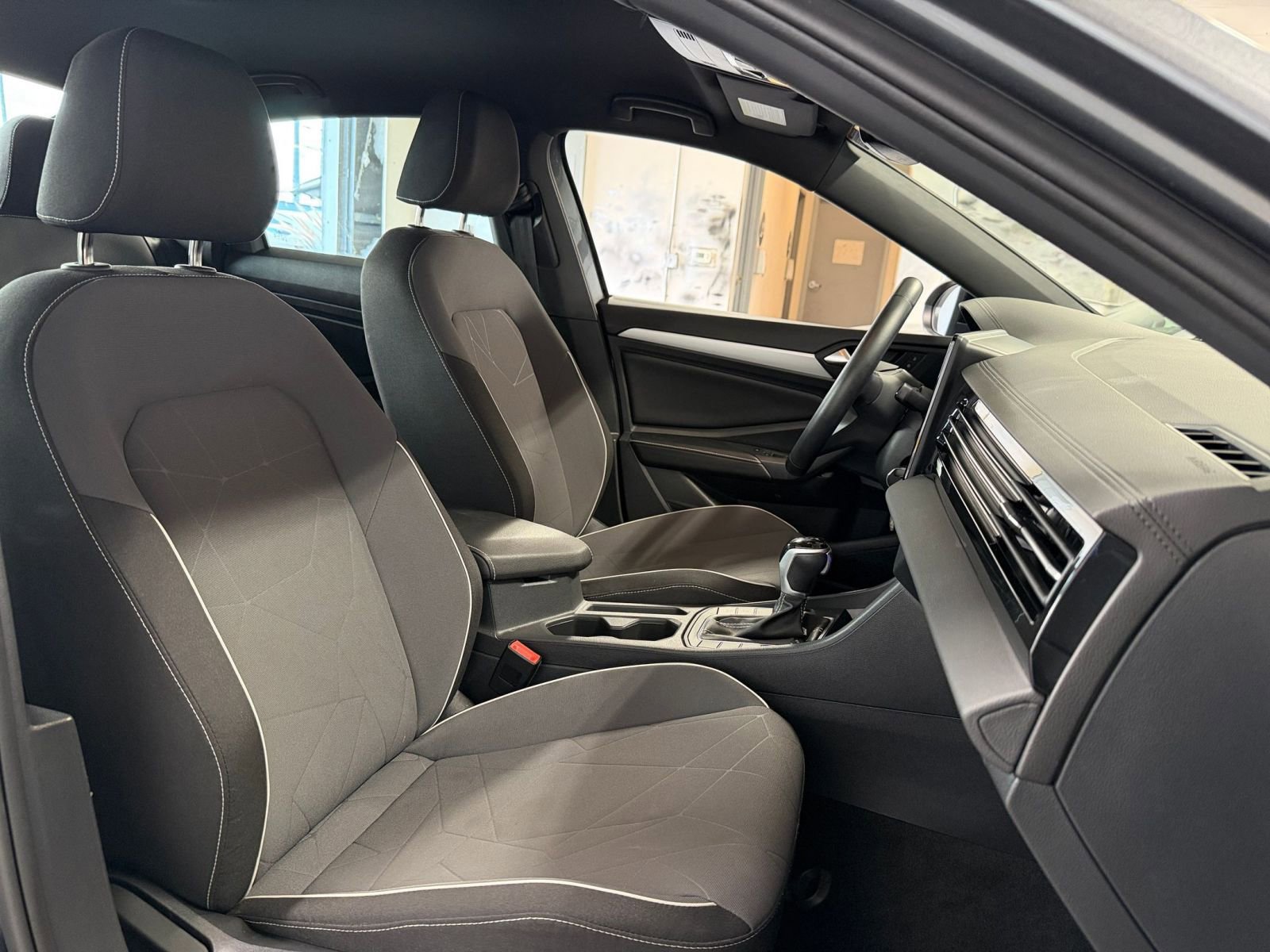 Thumbnail: 2025 Volkswagen Jetta - 34