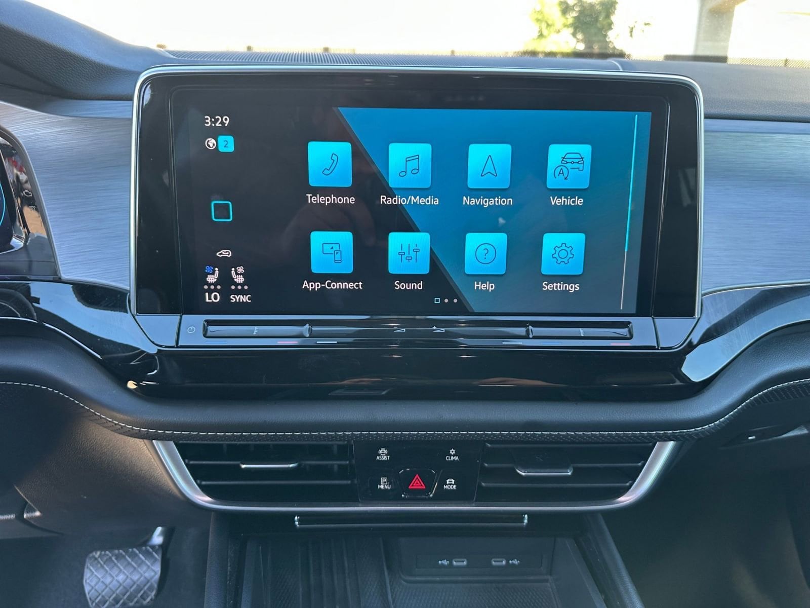 Thumbnail: 2025 Volkswagen Atlas - 21