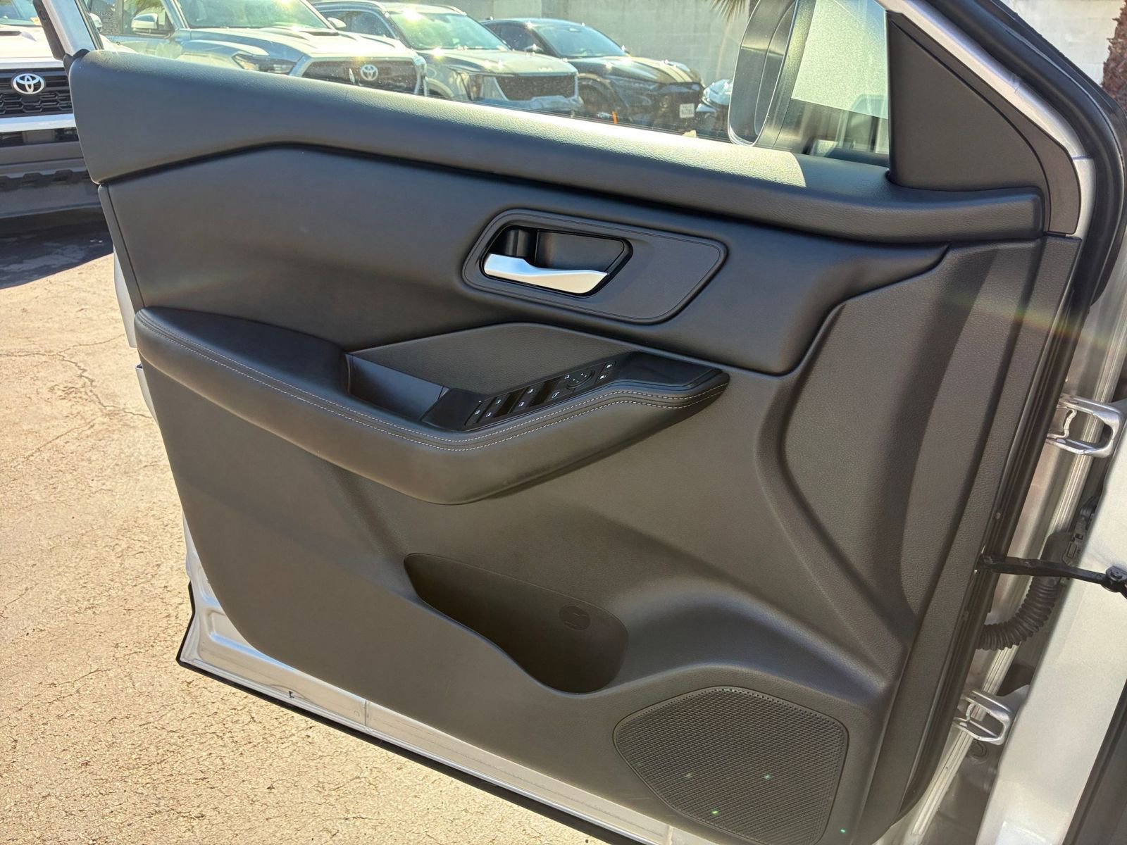 Thumbnail: 2025 Nissan Rogue - 18