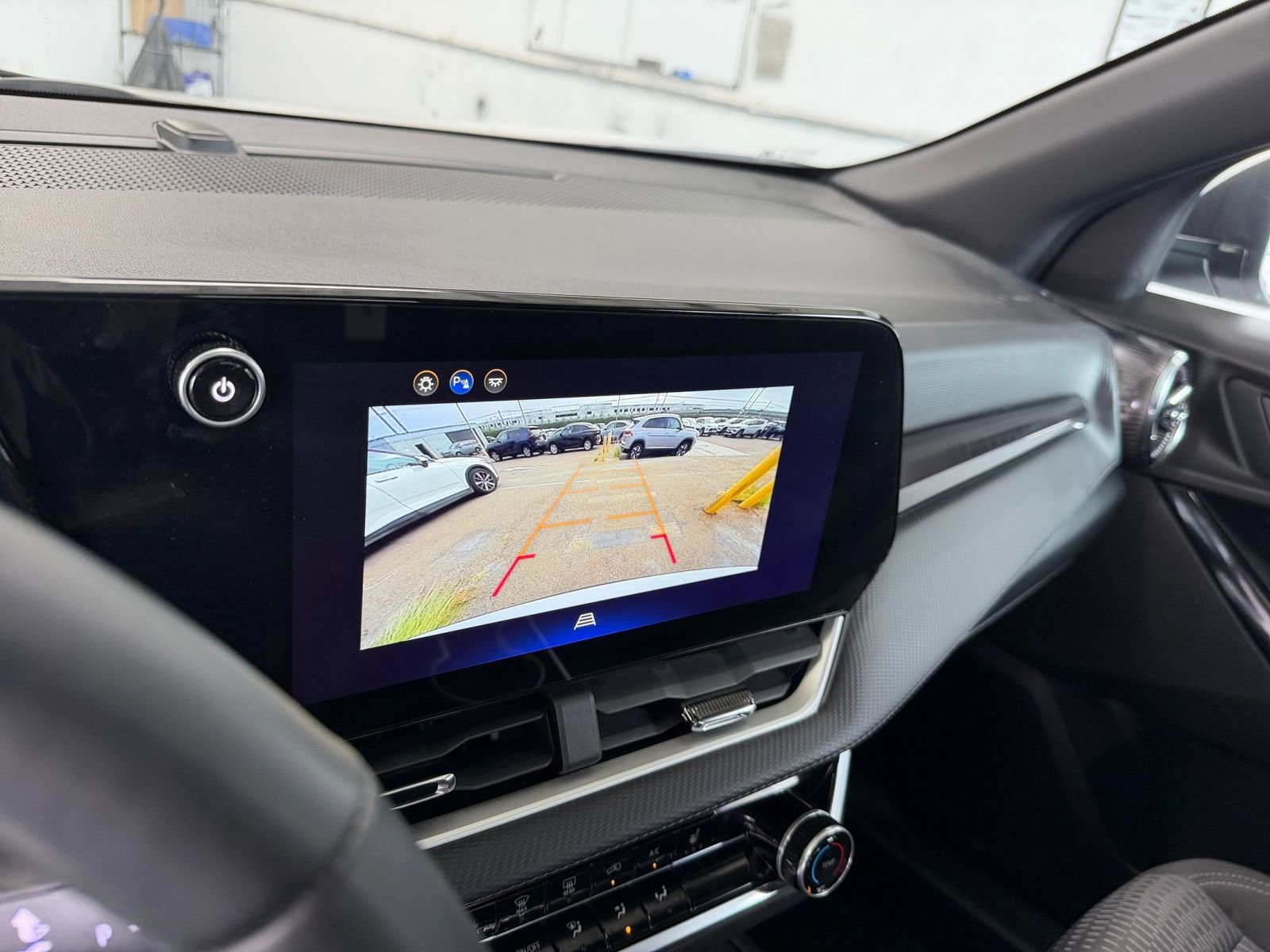 Thumbnail: 2025 Chevrolet Equinox - 17