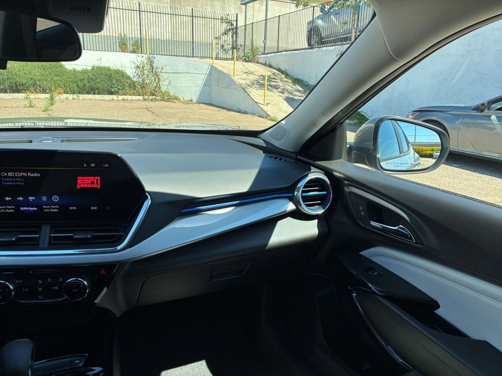 Thumbnail: 2025 Chevrolet Trax - 34