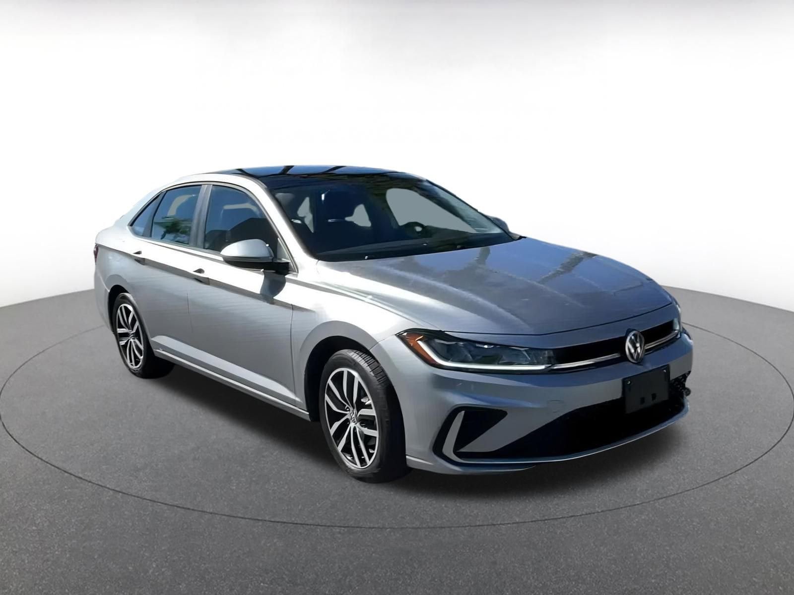 Thumbnail: 2025 Volkswagen Jetta - 3