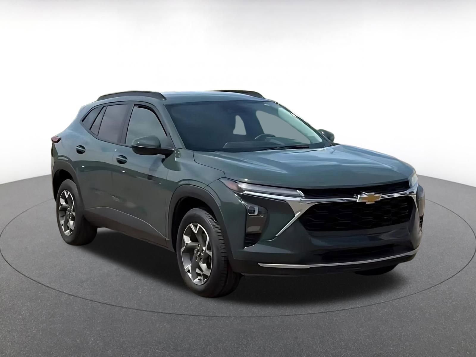 Thumbnail: 2025 Chevrolet Trax - 3