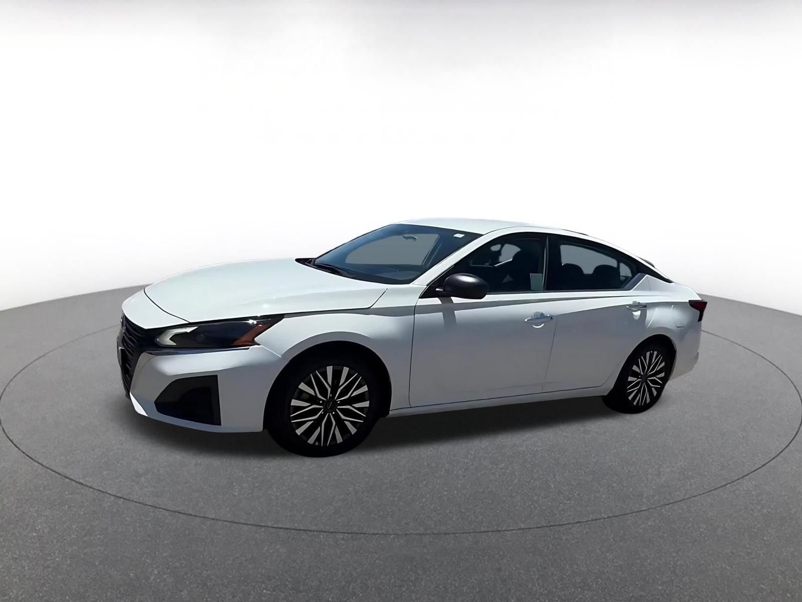Thumbnail: 2025 Nissan Altima - 8