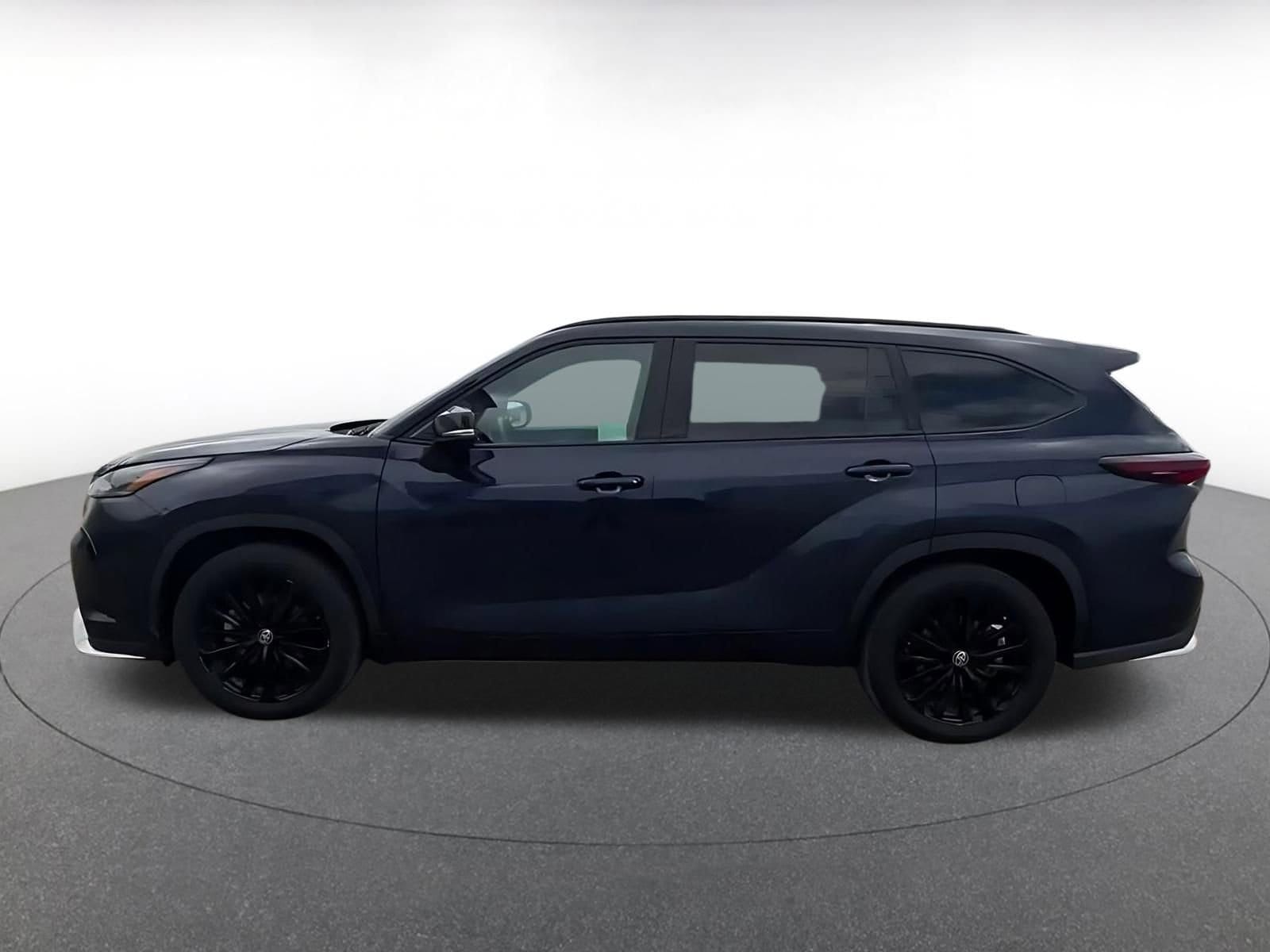 Thumbnail: 2025 Toyota Highlander - 9