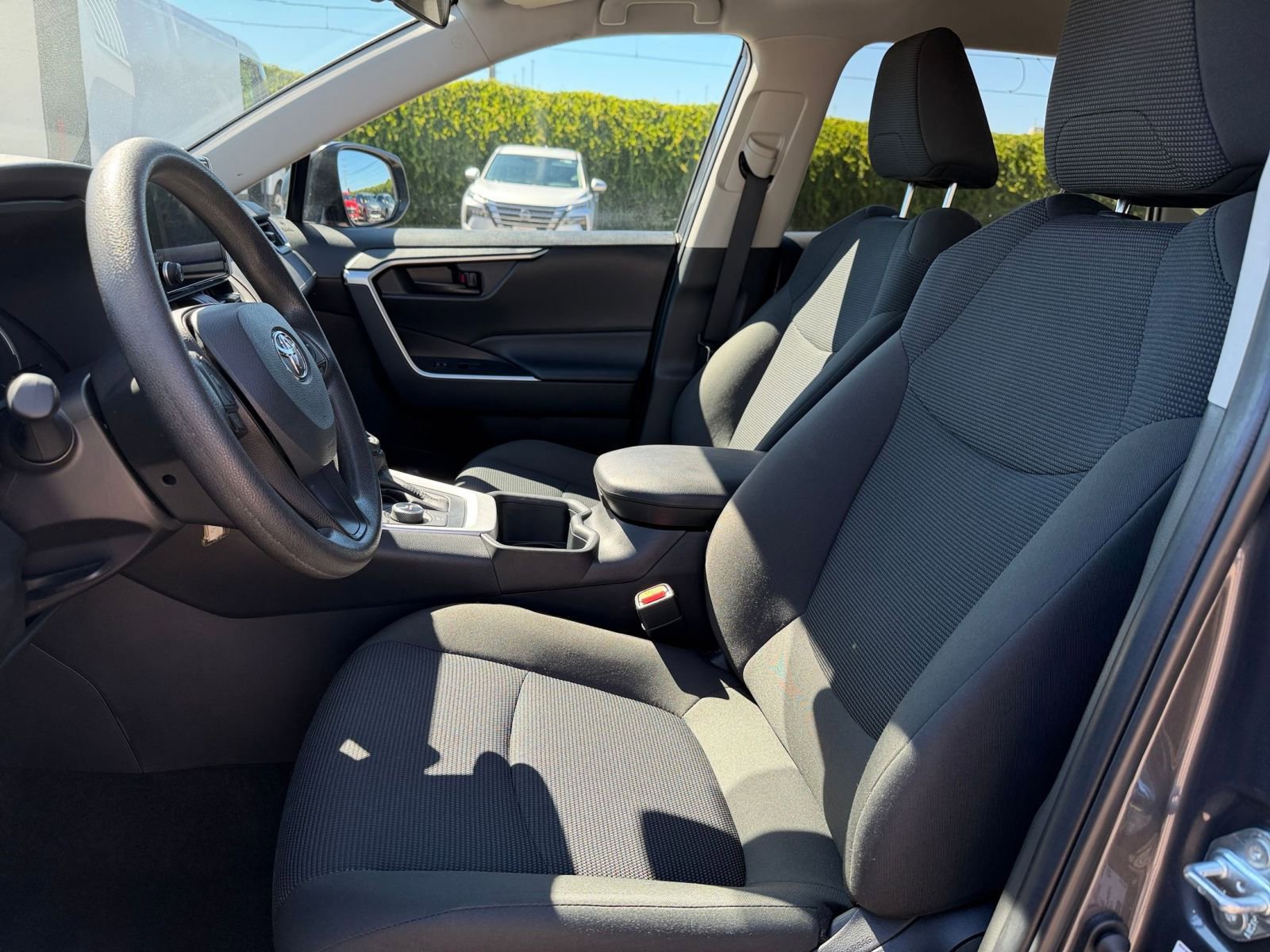 Thumbnail: 2025 Toyota RAV4 - 25