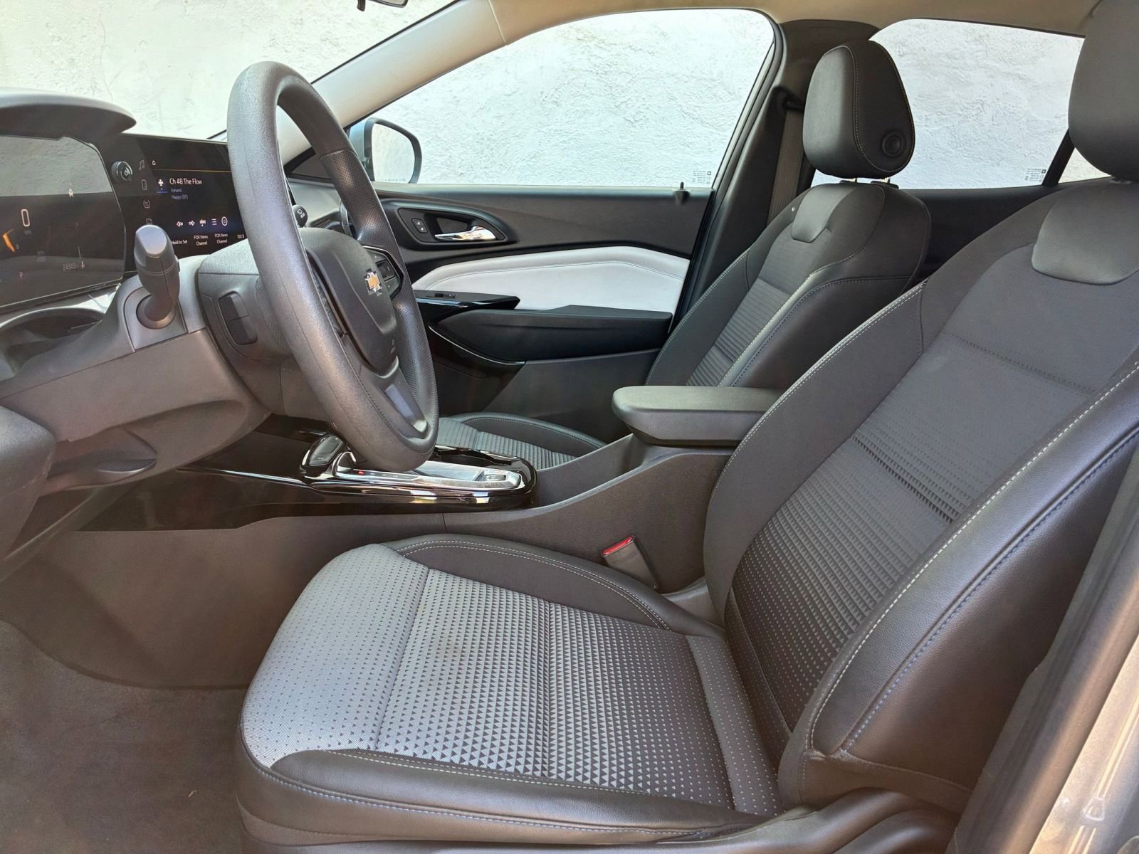 Thumbnail: 2025 Chevrolet Trax - 25