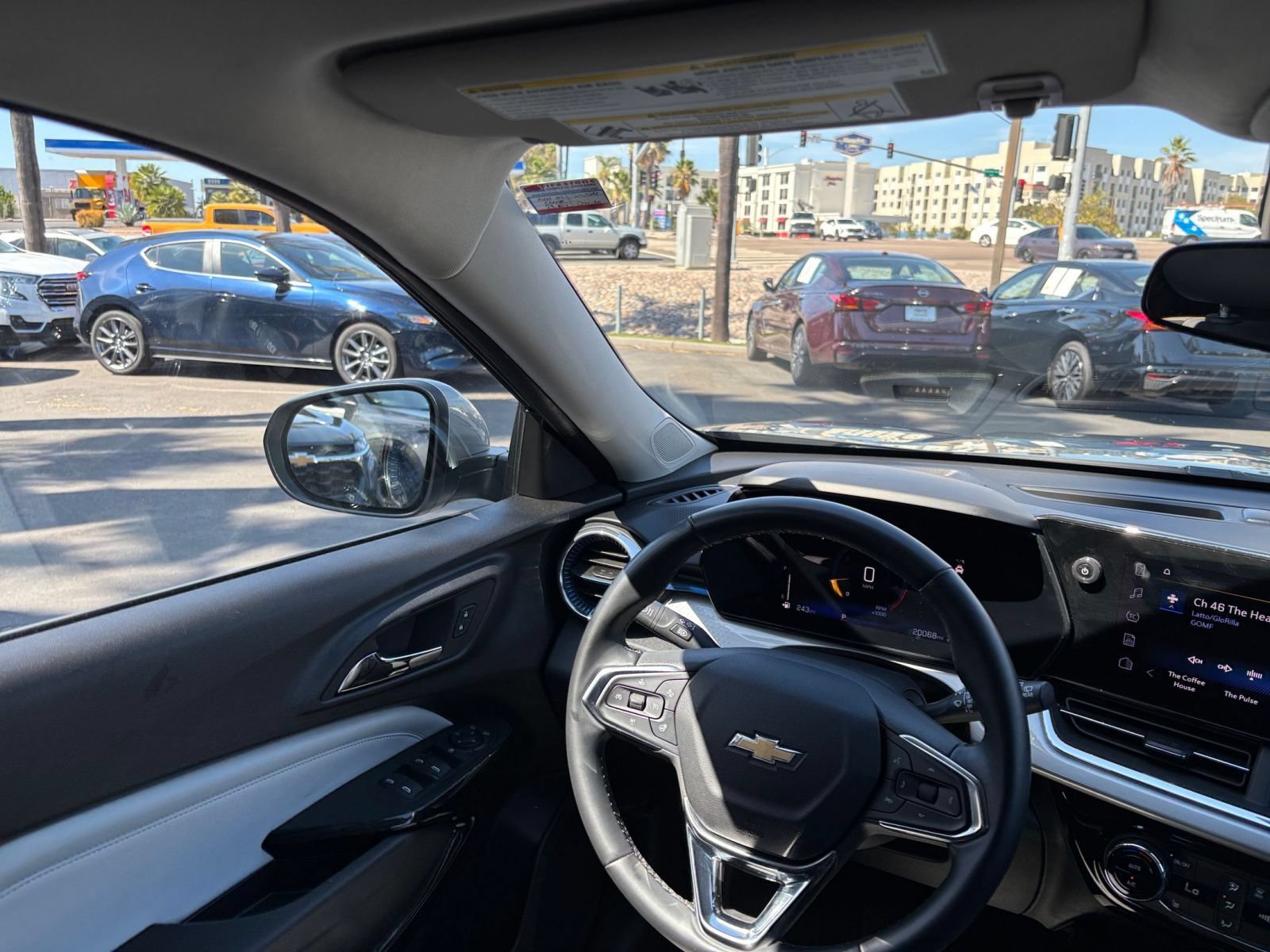 Thumbnail: 2025 Chevrolet Trax - 33