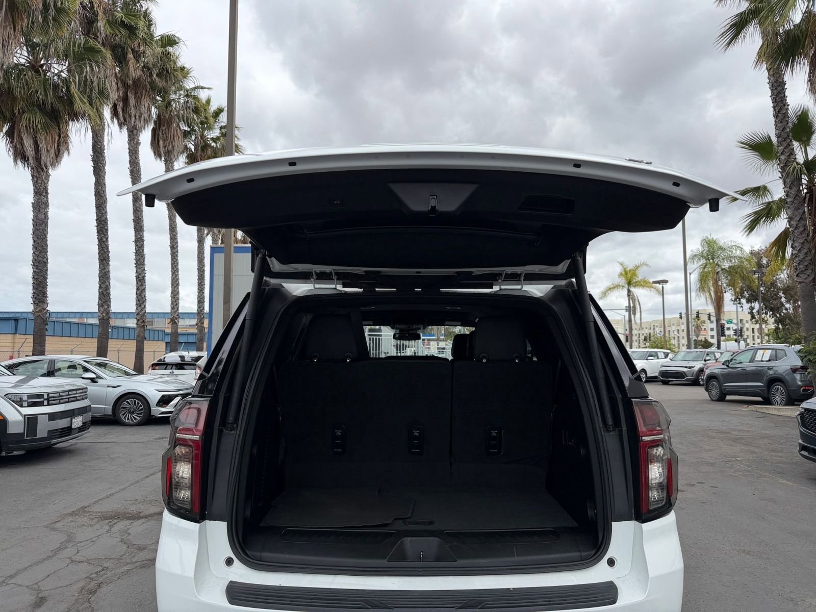 Thumbnail: 2023 Chevrolet Tahoe - 35