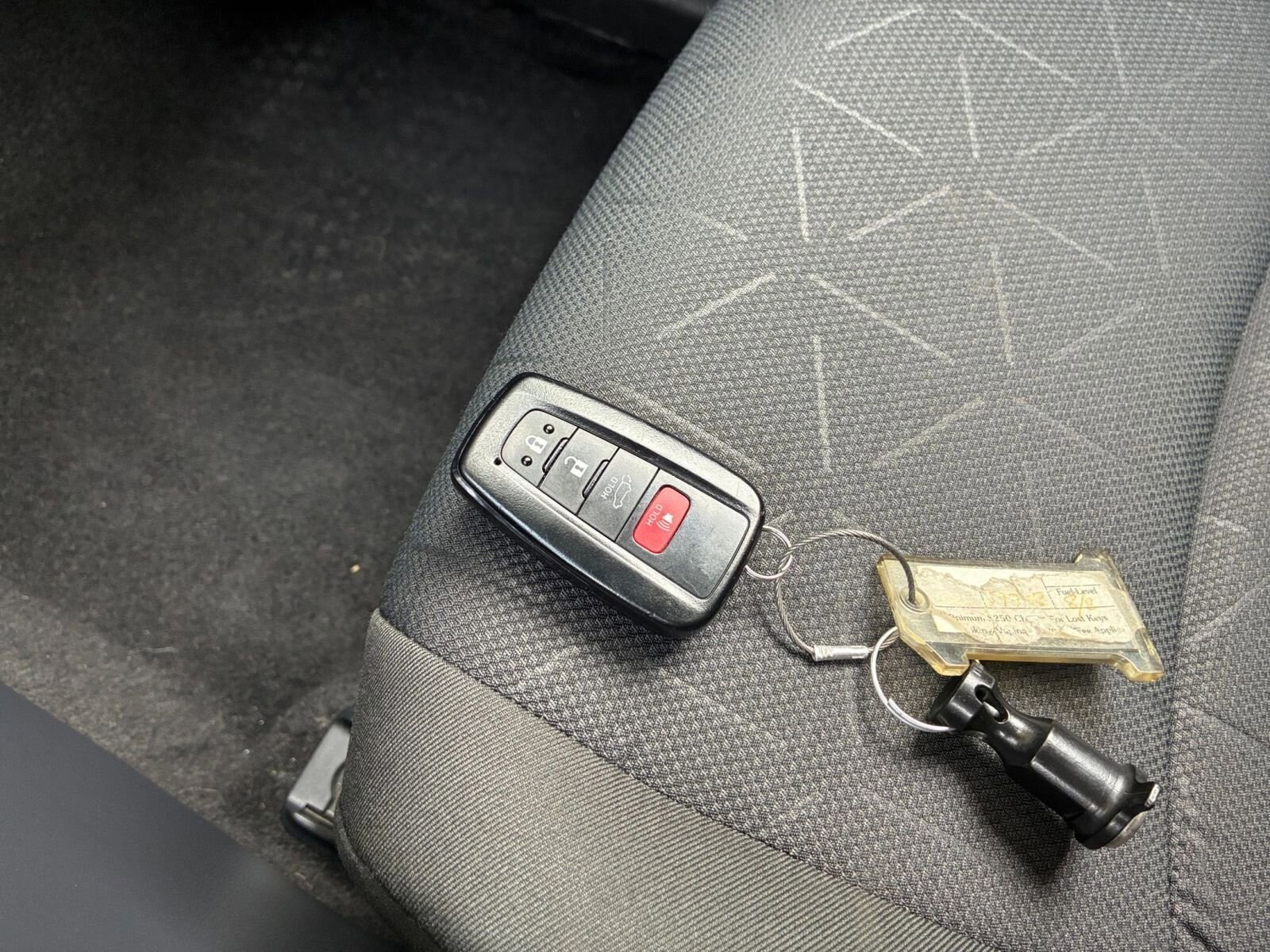 Thumbnail: 2025 Toyota RAV4 - 21