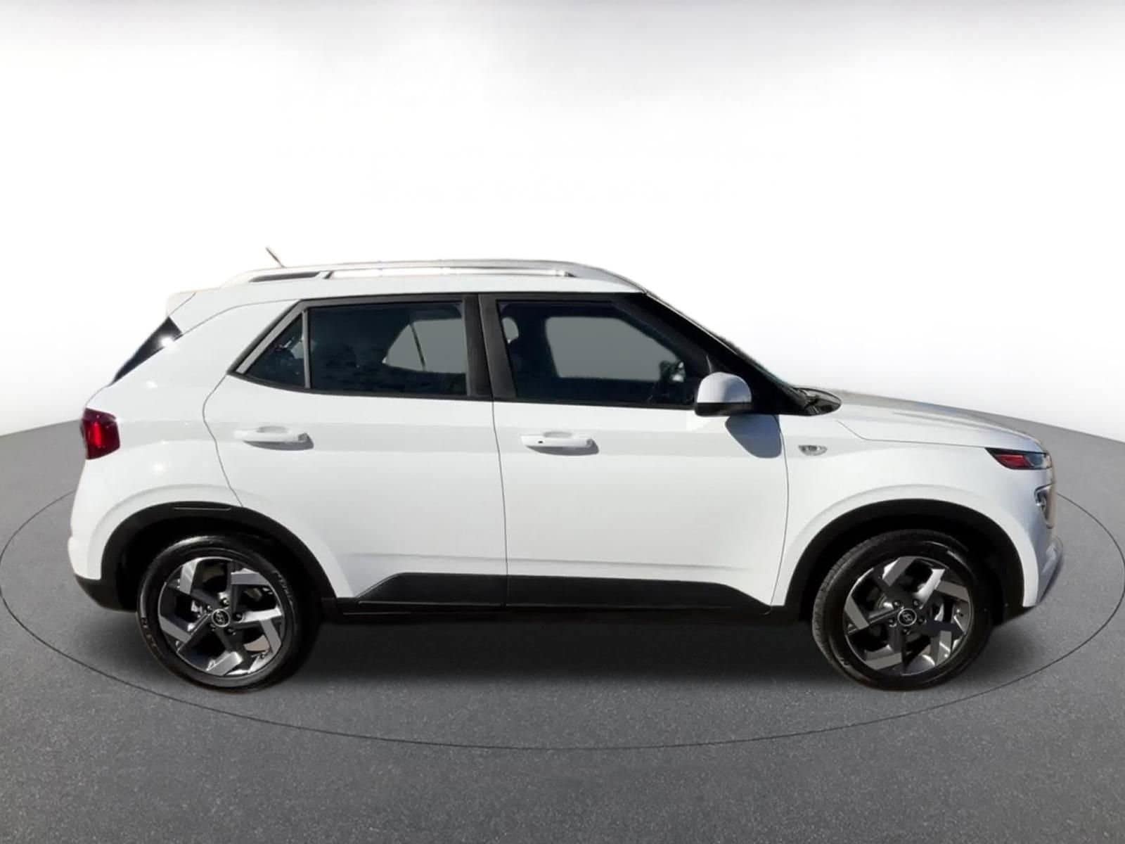 Thumbnail: 2025 Hyundai Venue - 16