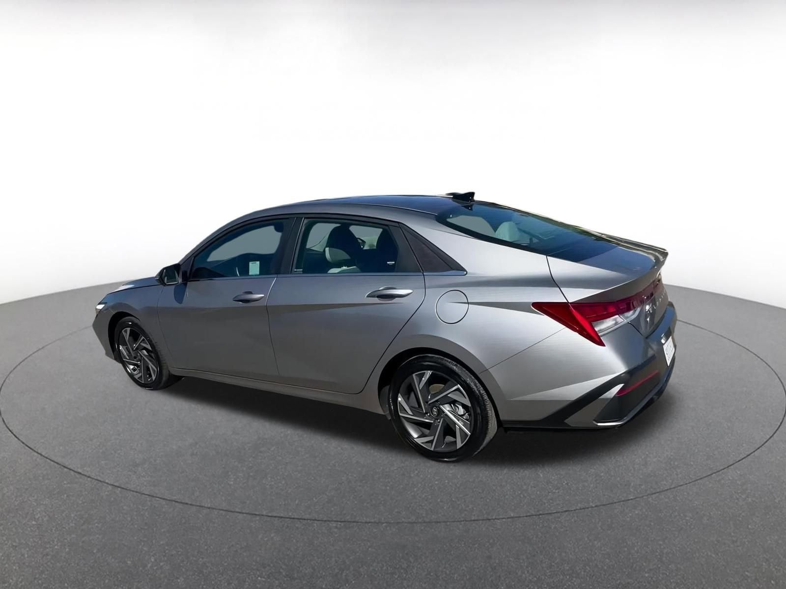 Thumbnail: 2025 Hyundai Elantra - 10