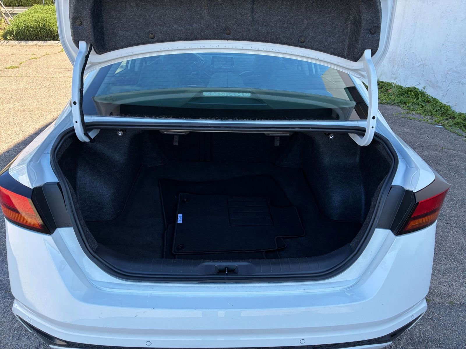 Thumbnail: 2025 Nissan Altima - 31