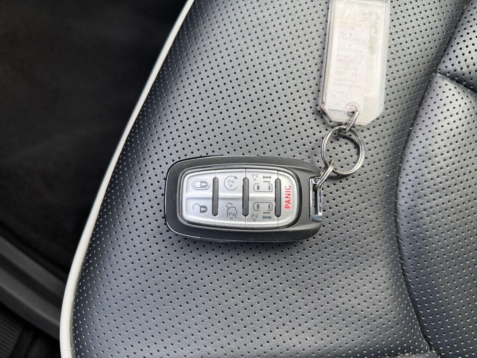 Thumbnail: 2025 Chrysler Pacifica - 28