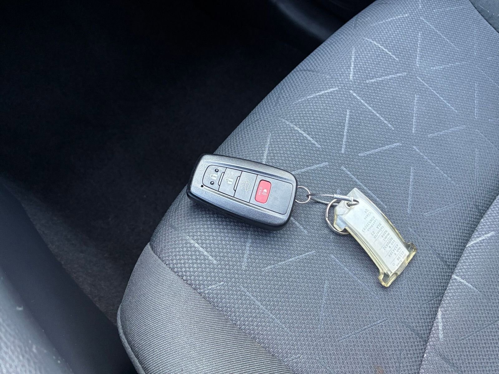 Thumbnail: 2025 Toyota RAV4 - 21