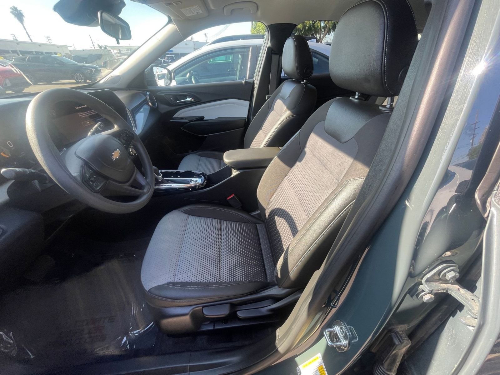 Thumbnail: 2025 Chevrolet Trax - 27