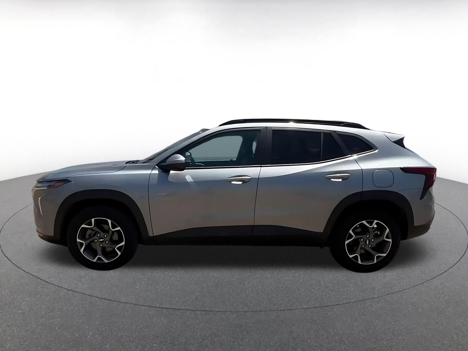 Thumbnail: 2025 Chevrolet Trax - 8