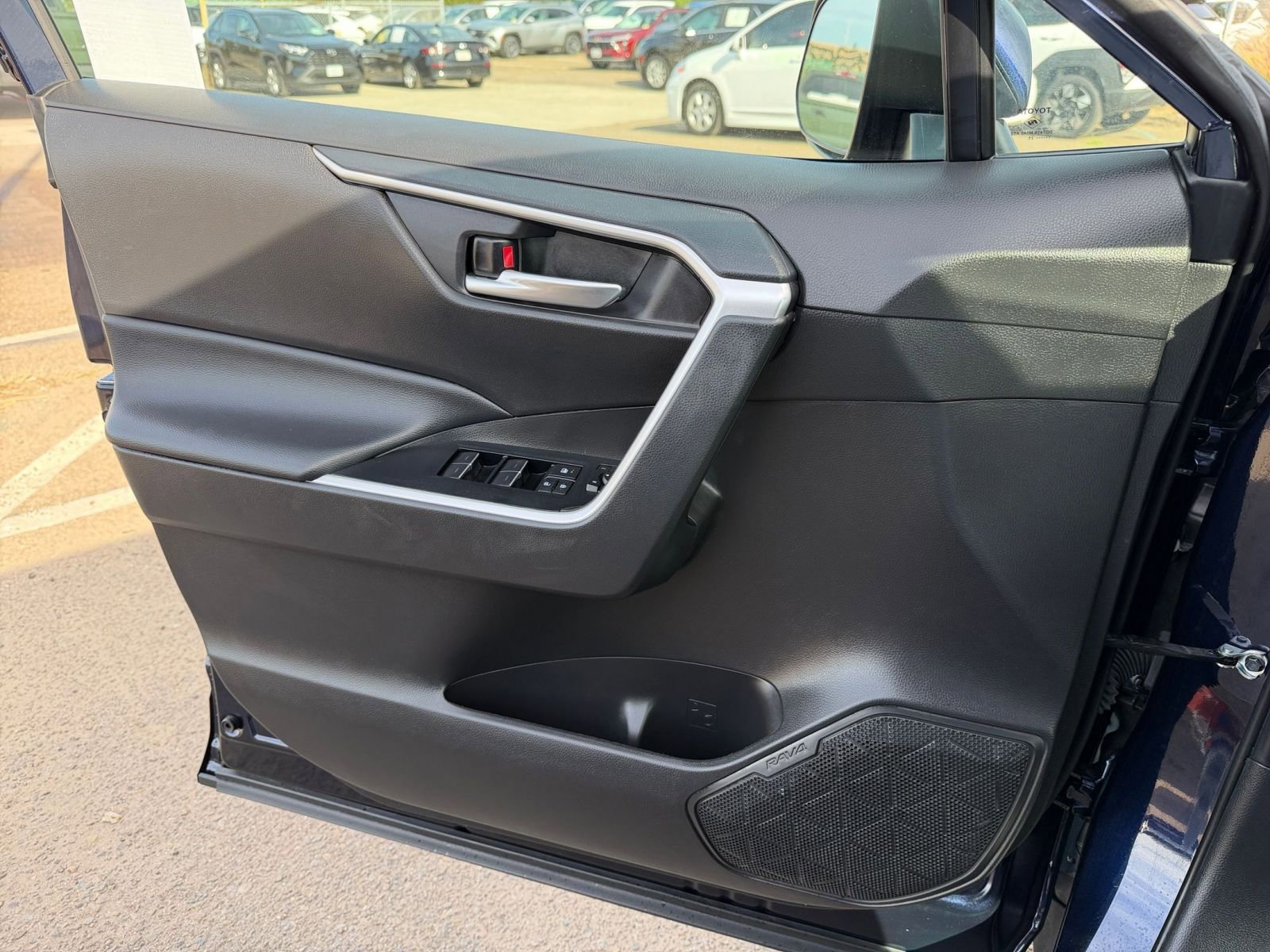 Thumbnail: 2025 Toyota RAV4 - 20