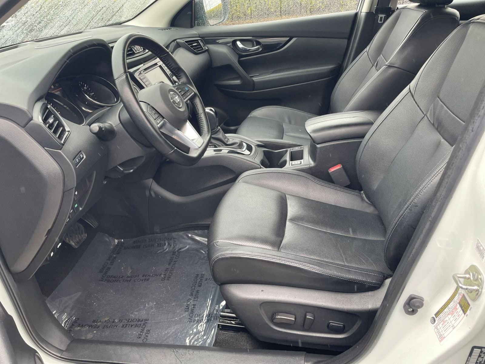 Thumbnail: 2022 Nissan Rogue Sport - 25