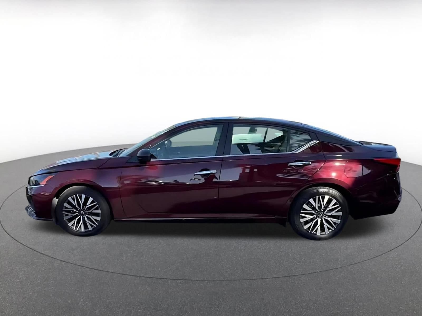 Thumbnail: 2025 Nissan Altima - 8