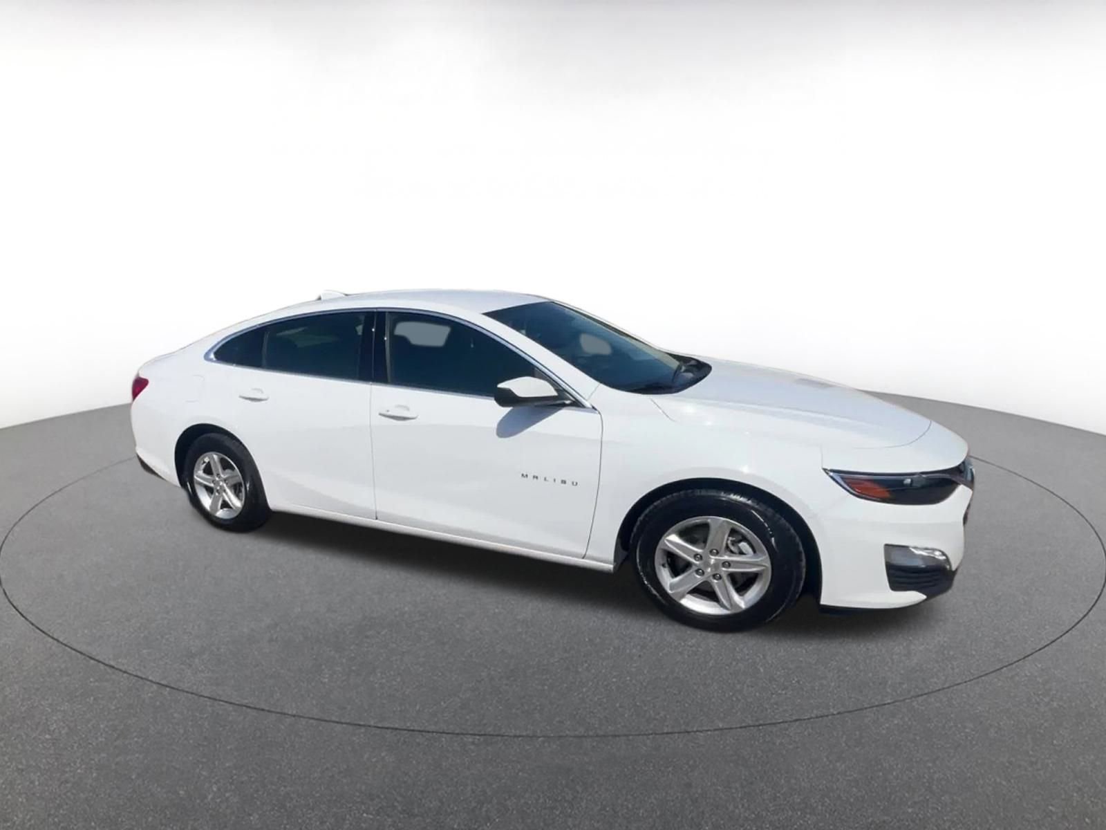 Thumbnail: 2024 Chevrolet Malibu - 2