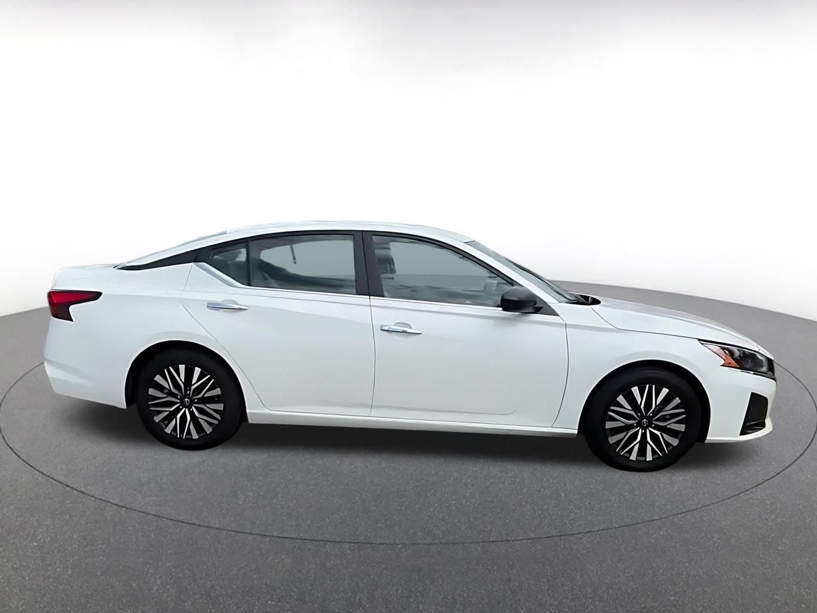 Thumbnail: 2025 Nissan Altima - 10