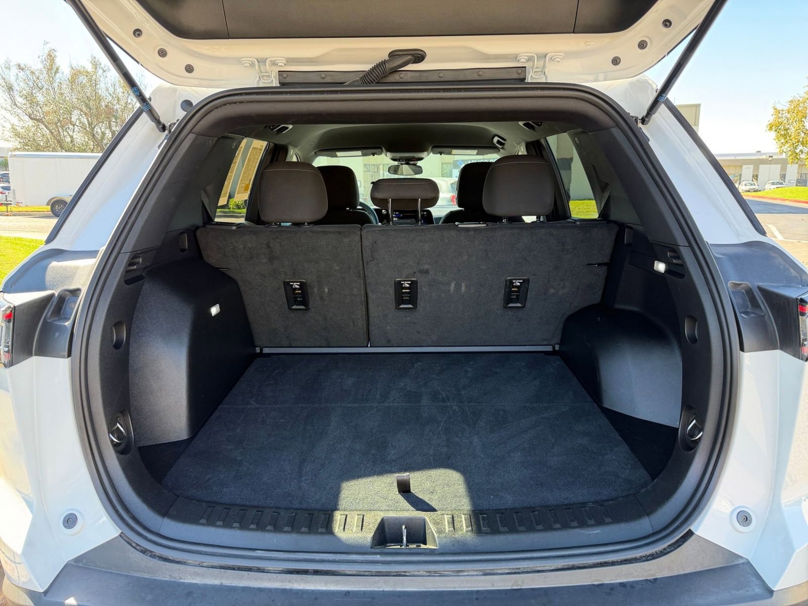 Thumbnail: 2025 Chevrolet Equinox - 30