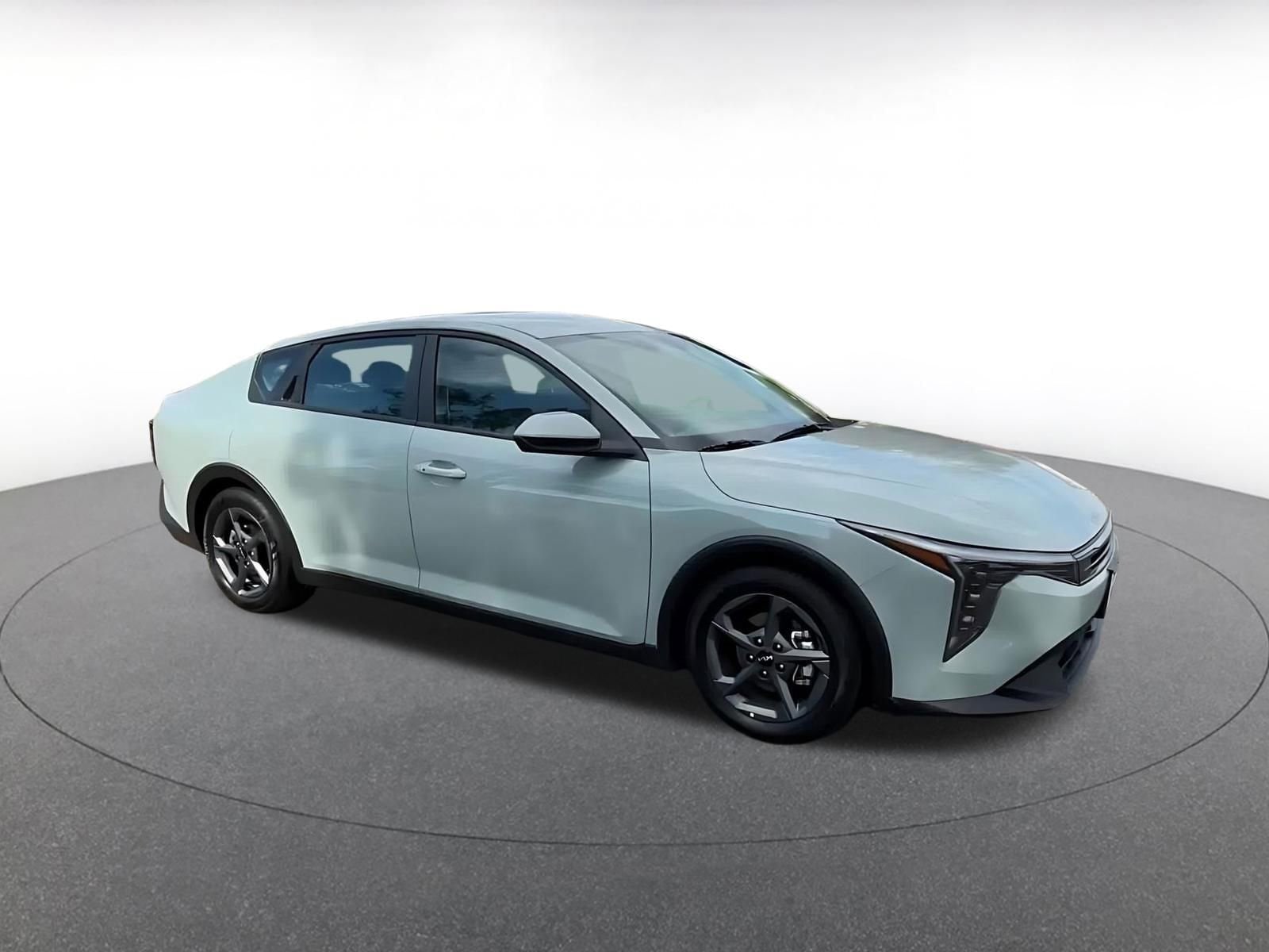 Thumbnail: 2025 Kia K4 - 2