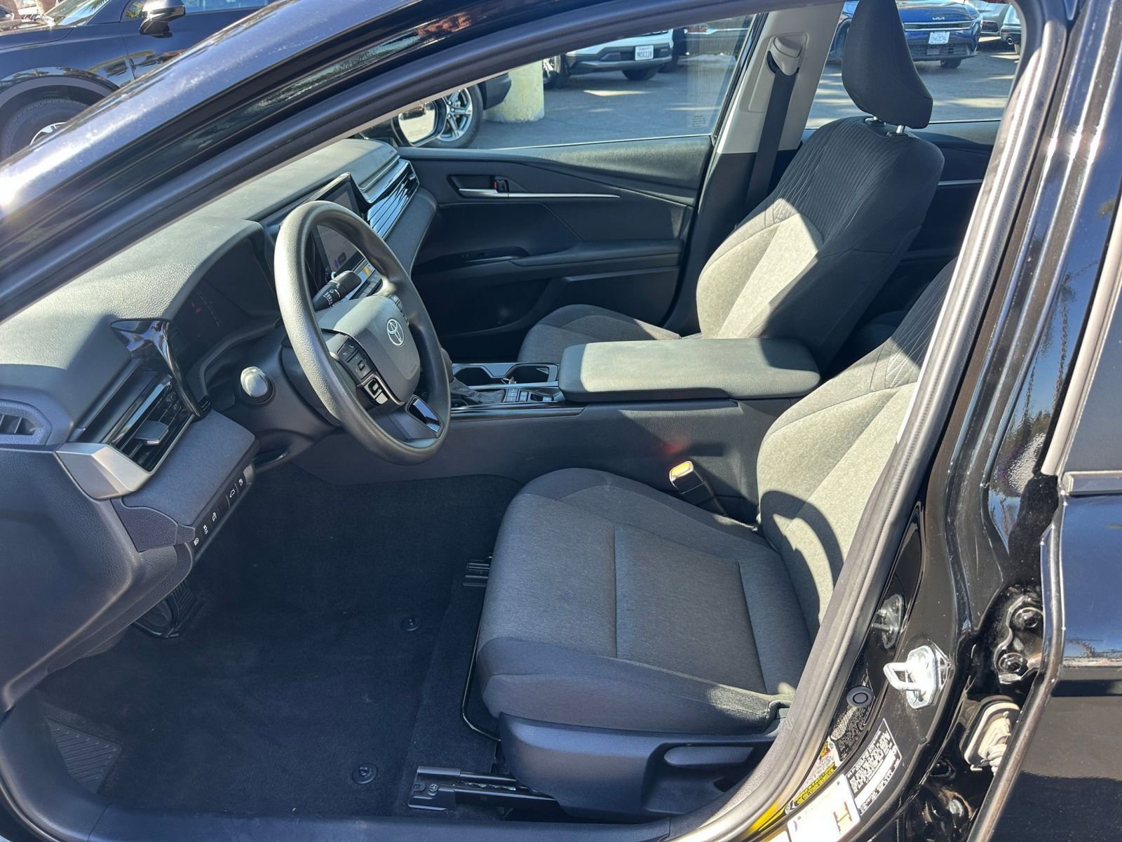 Thumbnail: 2025 Toyota Camry - 25