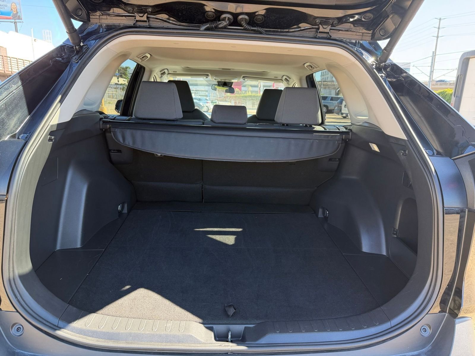 Thumbnail: 2025 Toyota RAV4 - 31