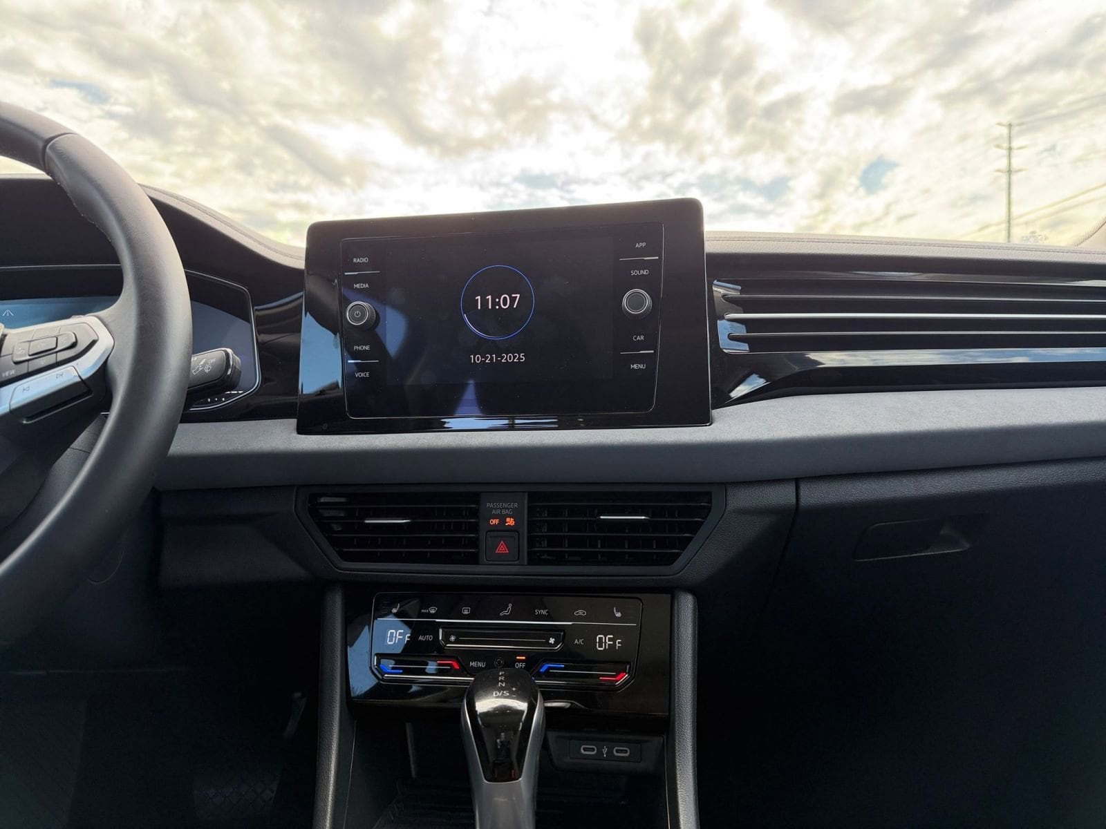 Thumbnail: 2025 Volkswagen Jetta - 18