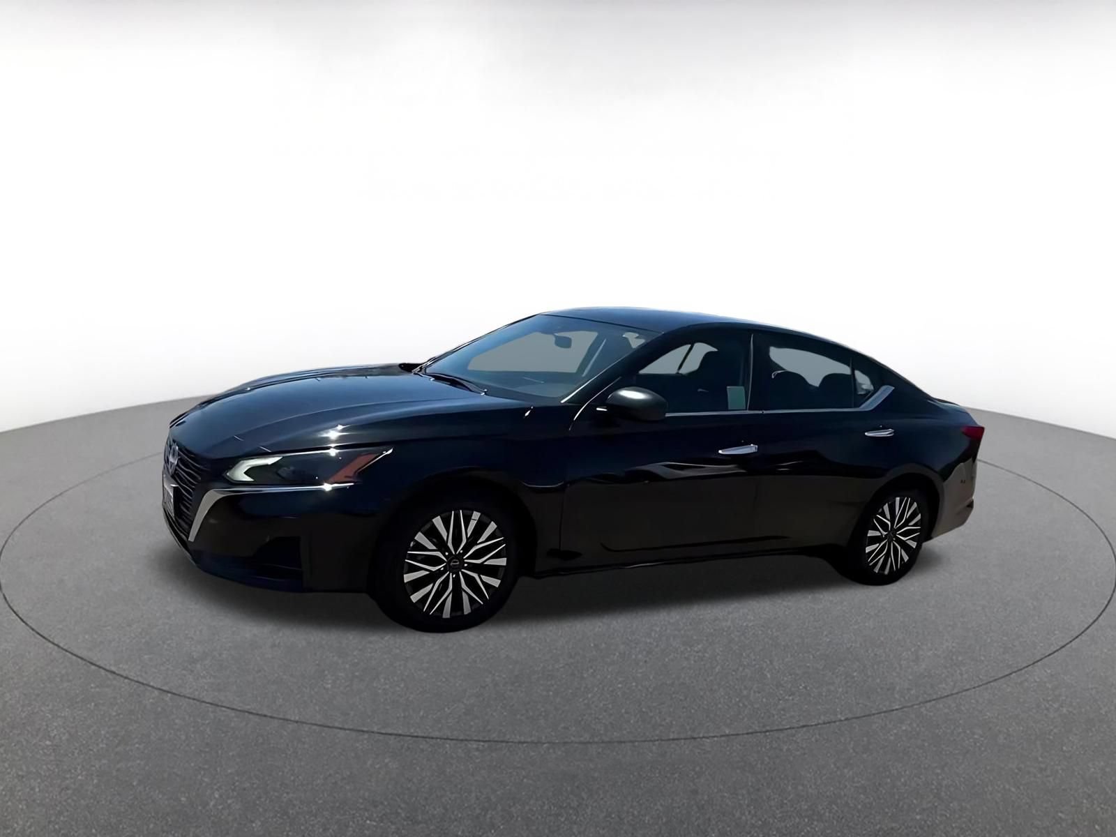 Thumbnail: 2025 Nissan Altima - 8