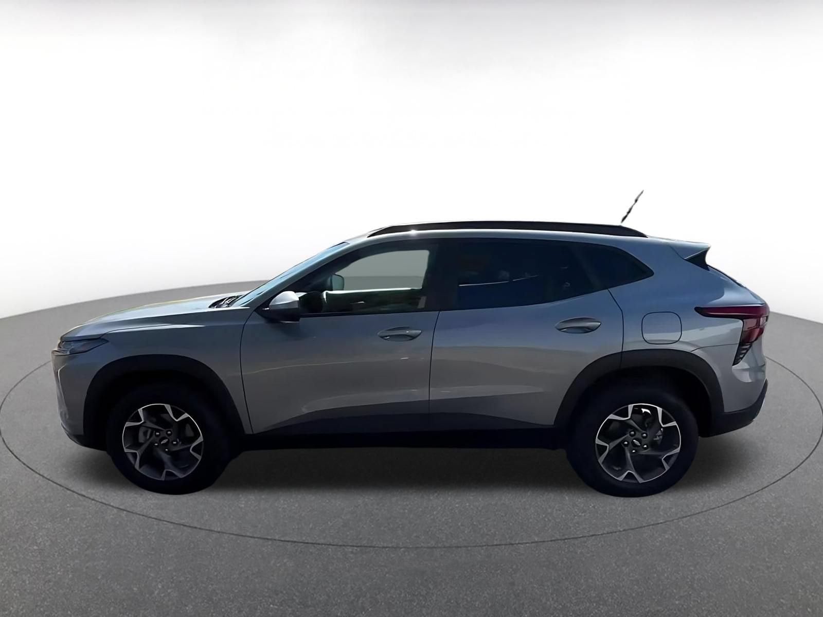 Thumbnail: 2025 Chevrolet Trax - 9